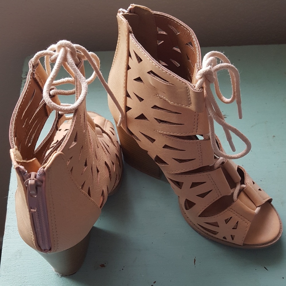 Qupid booties - Picture 2 of 5